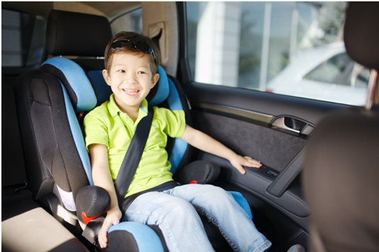 Trẻ cần có thói quen thắt dây ăn toàn trên xe ô tô